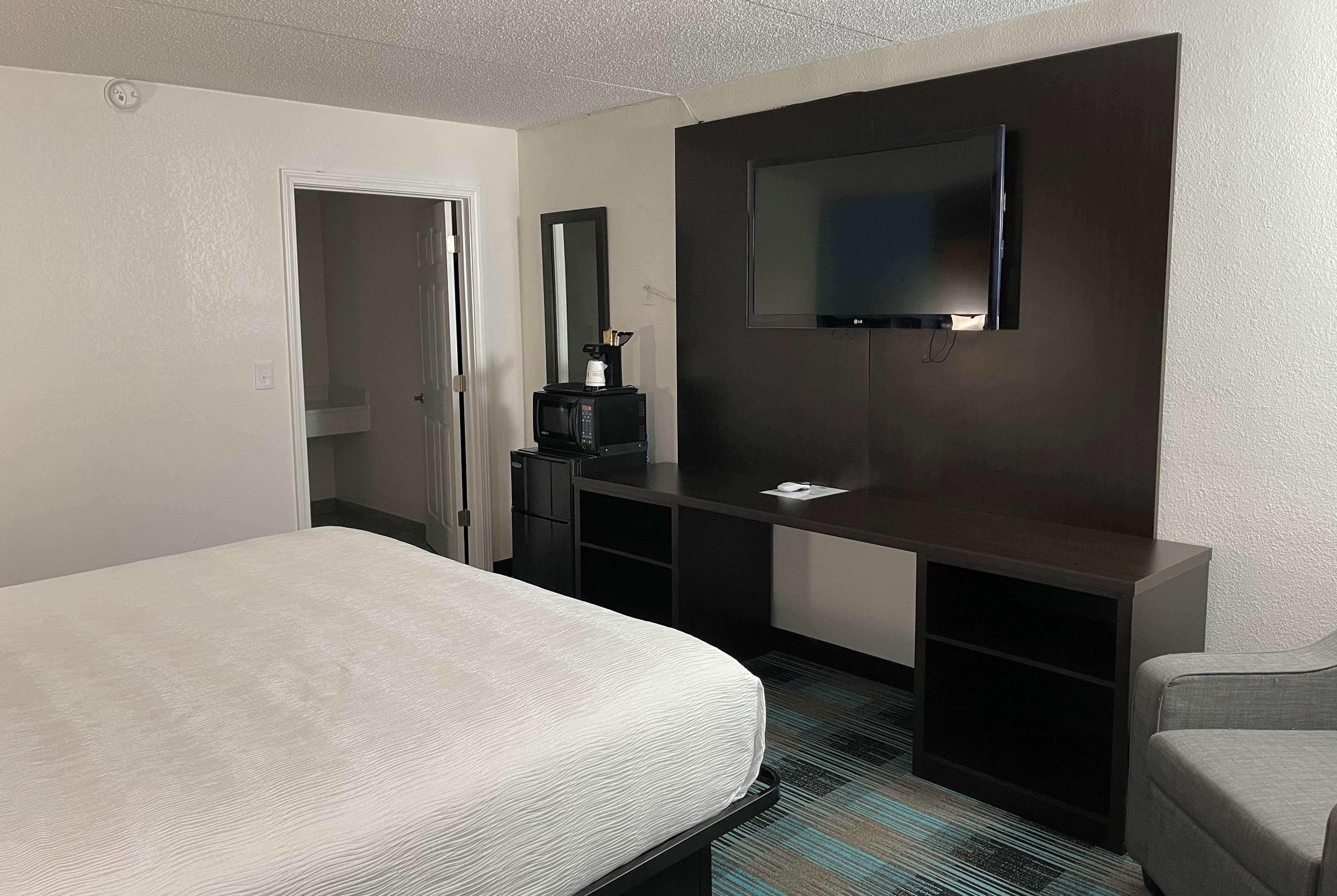 Days Inn By Wyndham Calhoun Ga I-75 And Us-41 Eksteriør bilde