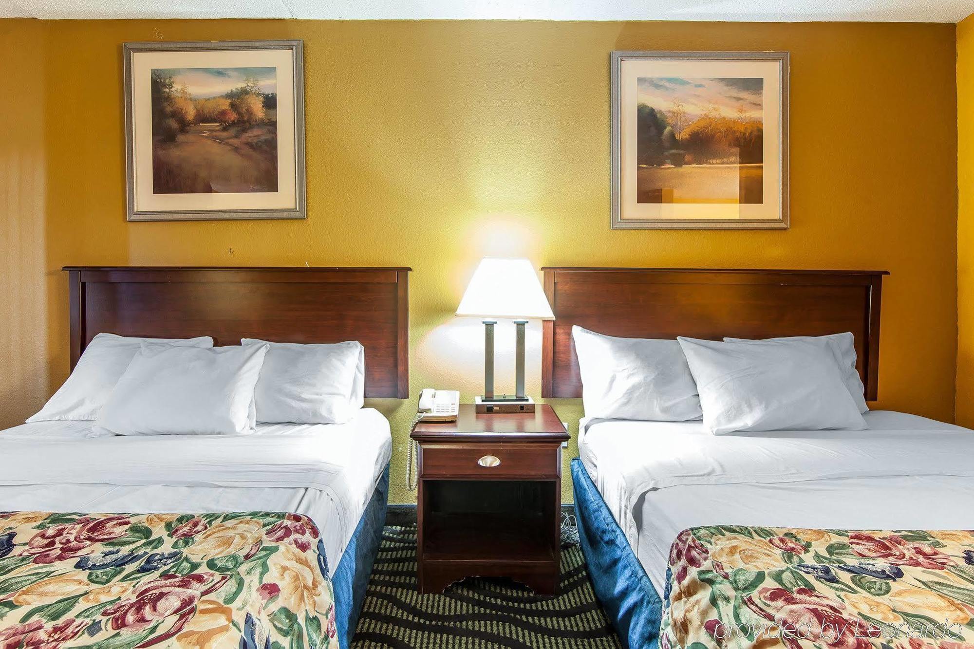 Days Inn By Wyndham Calhoun Ga I-75 And Us-41 Eksteriør bilde