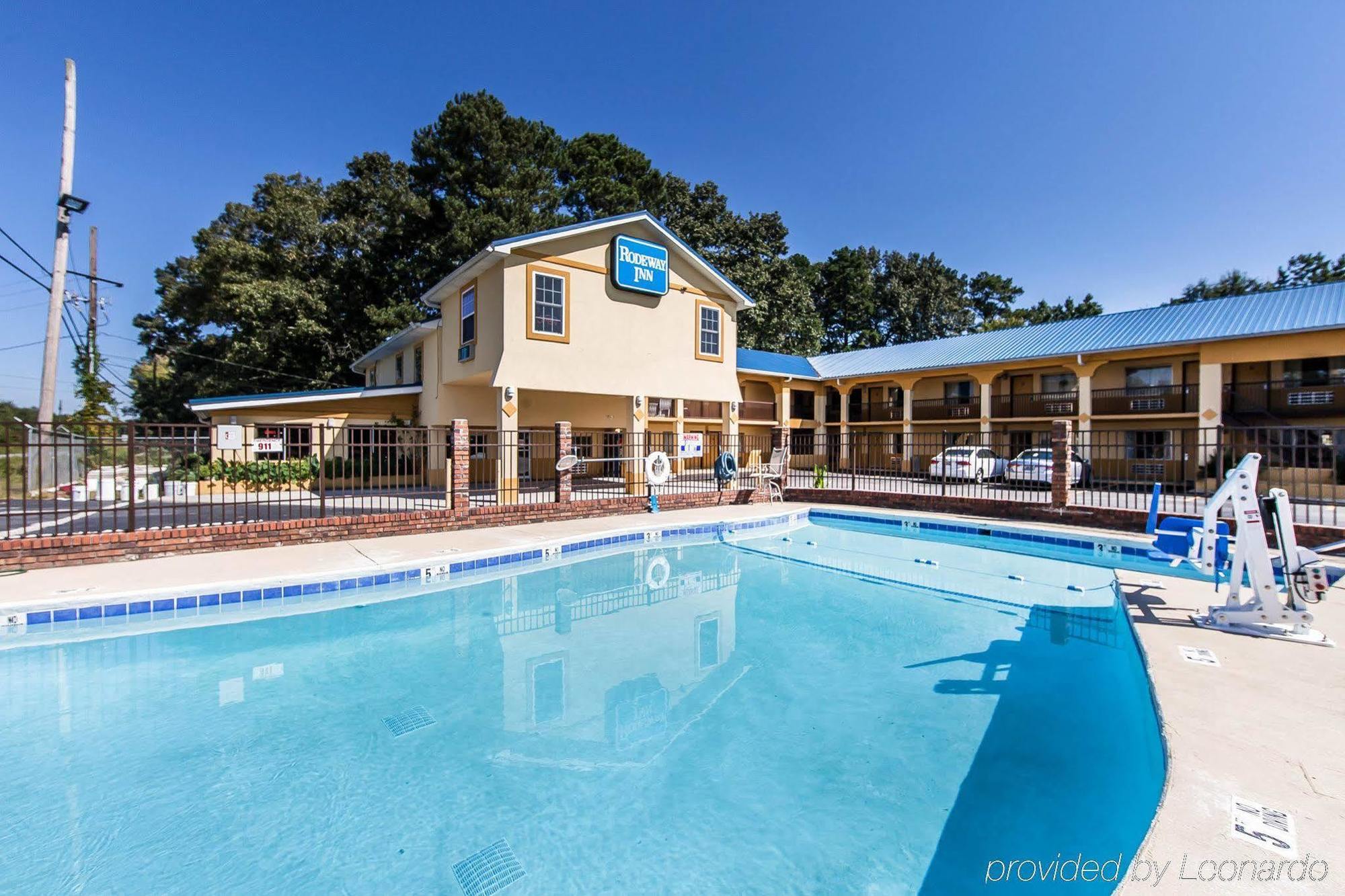 Days Inn By Wyndham Calhoun Ga I-75 And Us-41 Eksteriør bilde