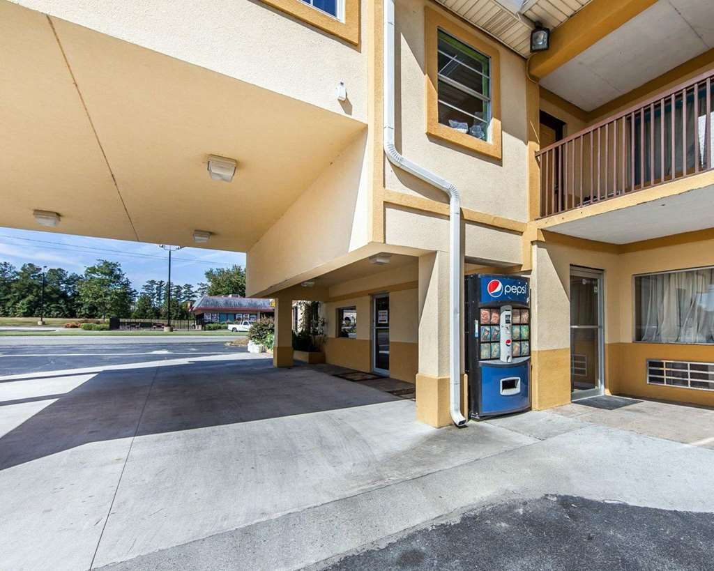 Days Inn By Wyndham Calhoun Ga I-75 And Us-41 Eksteriør bilde