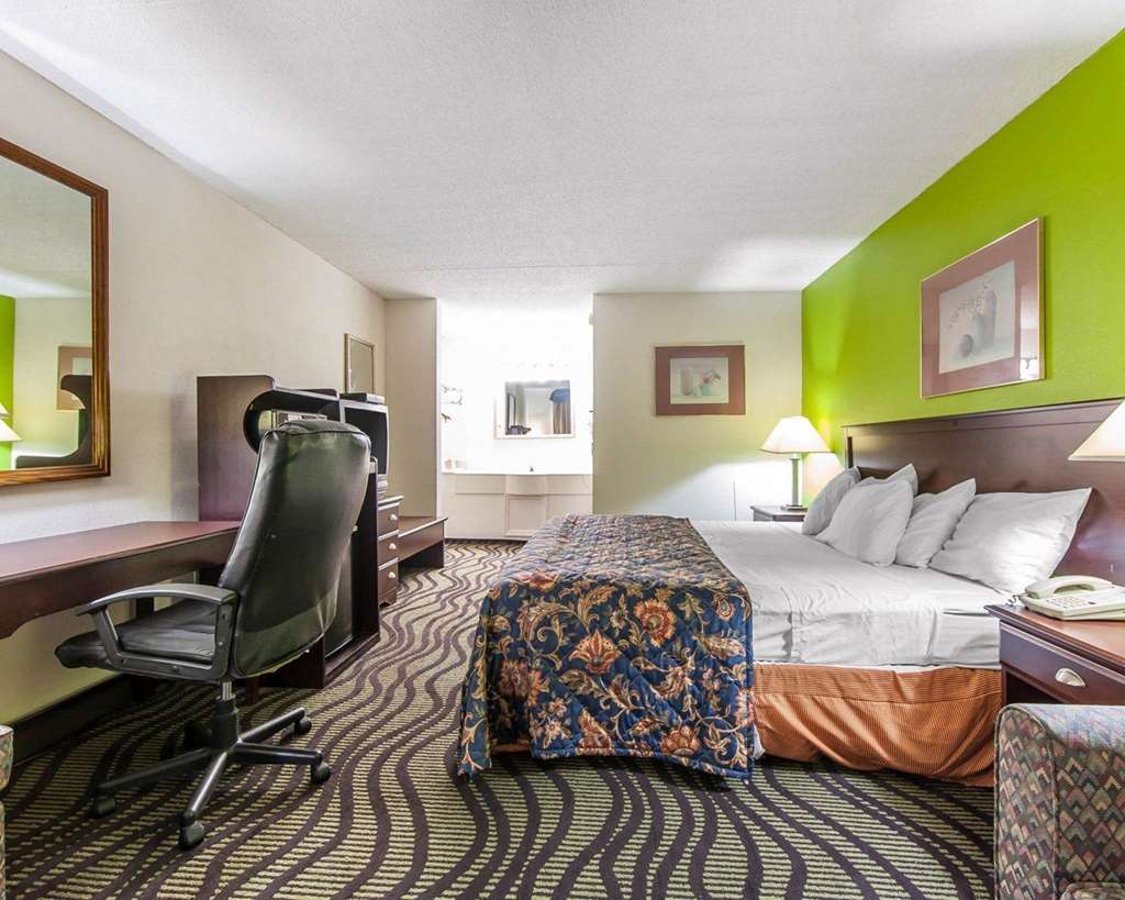 Days Inn By Wyndham Calhoun Ga I-75 And Us-41 Rom bilde